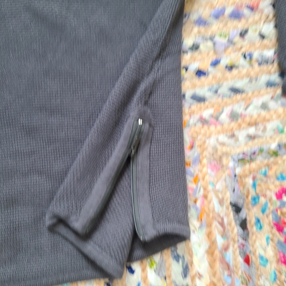 Page and Tuttle Sweater - Picture 3 of 12